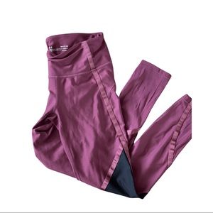 Like new size small Under Armor crop leggings